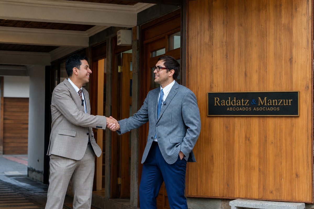 Fotografía 3 — Equipo de Raddatz & Manzur Abogados Asociados en Villarrica